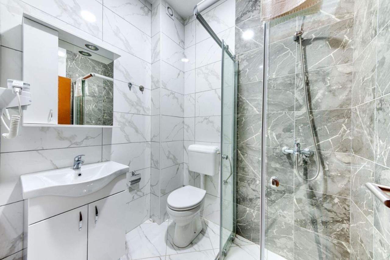 Hotel Ajla Dobra Voda Ngoại thất bức ảnh