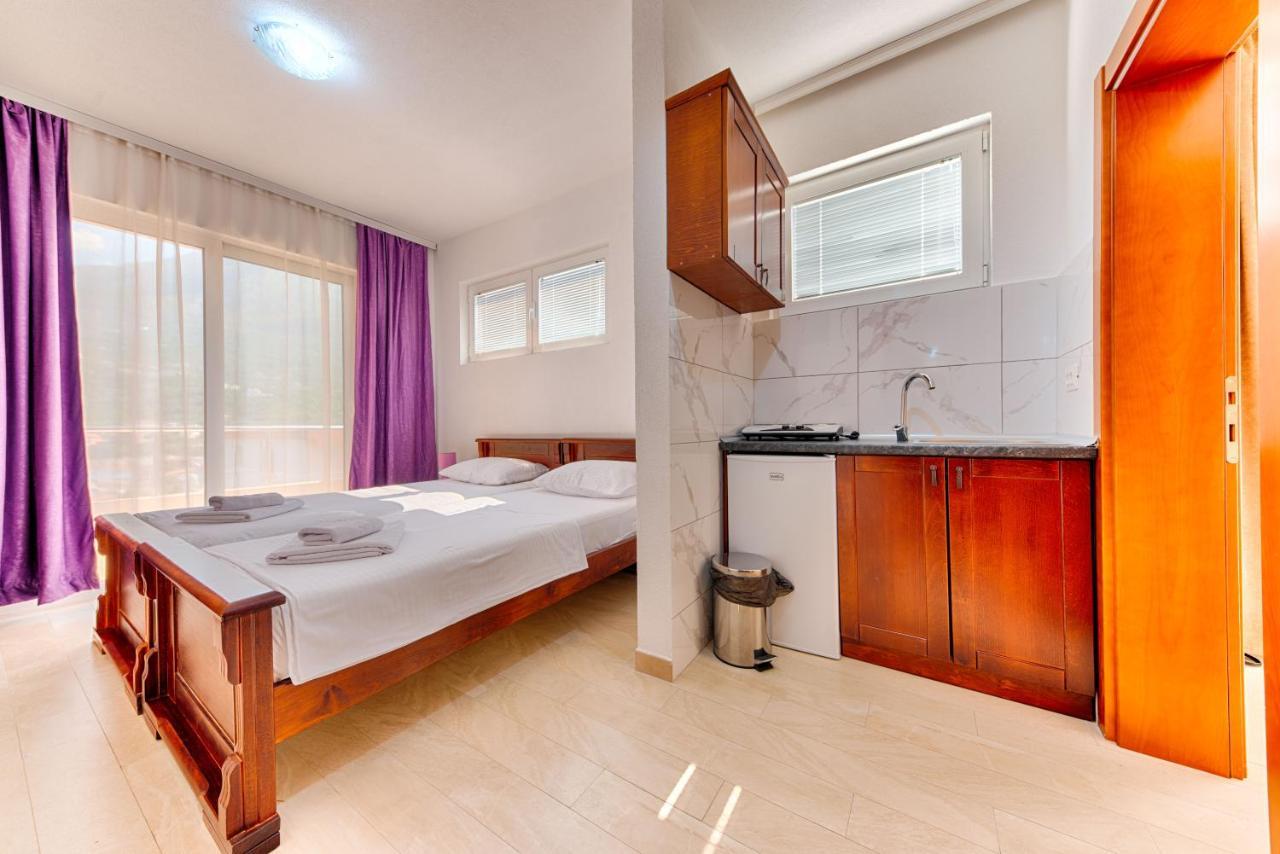 Hotel Ajla Dobra Voda Ngoại thất bức ảnh